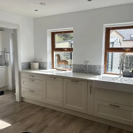 Elegantes Reihenhaus Am Wild Atlantic Way: *